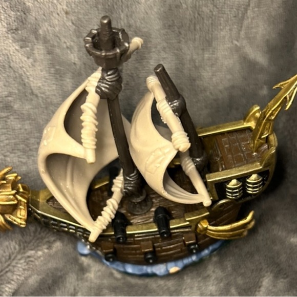 Universal Studios SKYLANDERS Pirate Ship Figure (RARE) - Picture 2 of 3